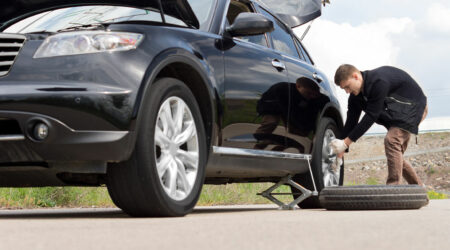 4 common mistakes made while changing a flat tire